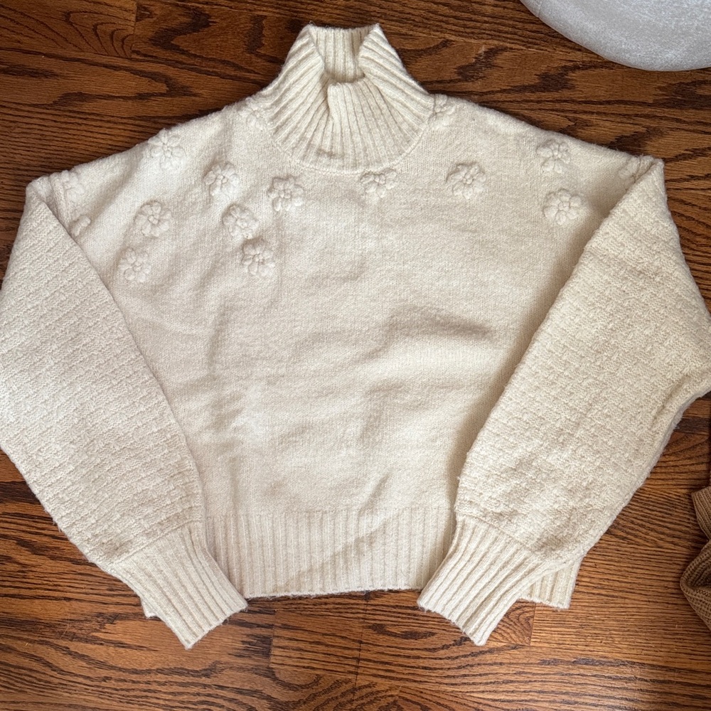 Jessica Simpson Cream Textured Sweater